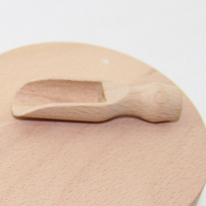 Saltkar med ske i Bøgetræ